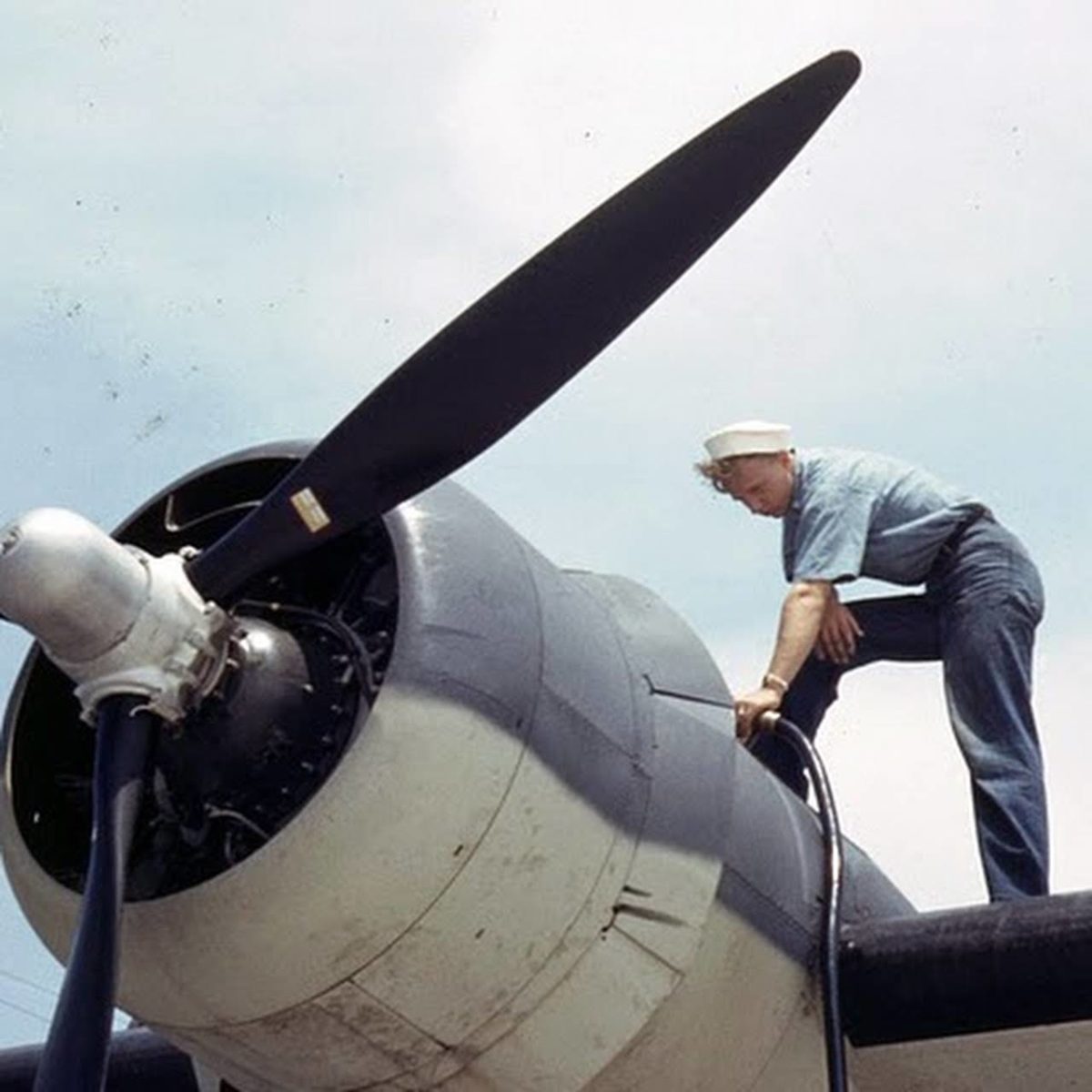 Chambray work shirts formed part of the standard USN uniform from 1901 up until WWII