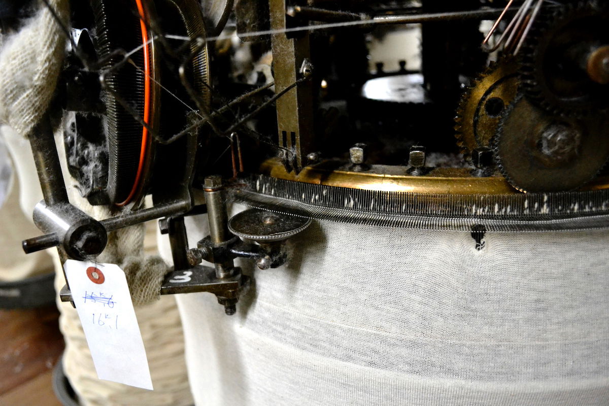 Circular knitting machine
